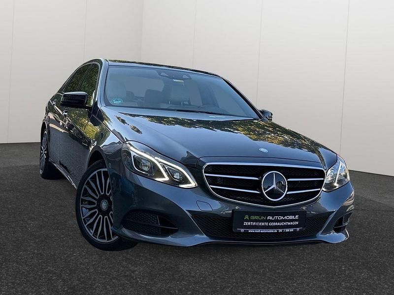 Grau Gebraucht 2016 Mercedes E220 Limousine | 21.450 € (Guter Preis) - Bild 1/4