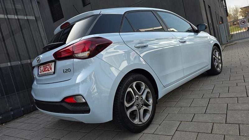 Gebraucht Hyundai i20 88 PS (64 kW) 2022 Grau Kleinwagen