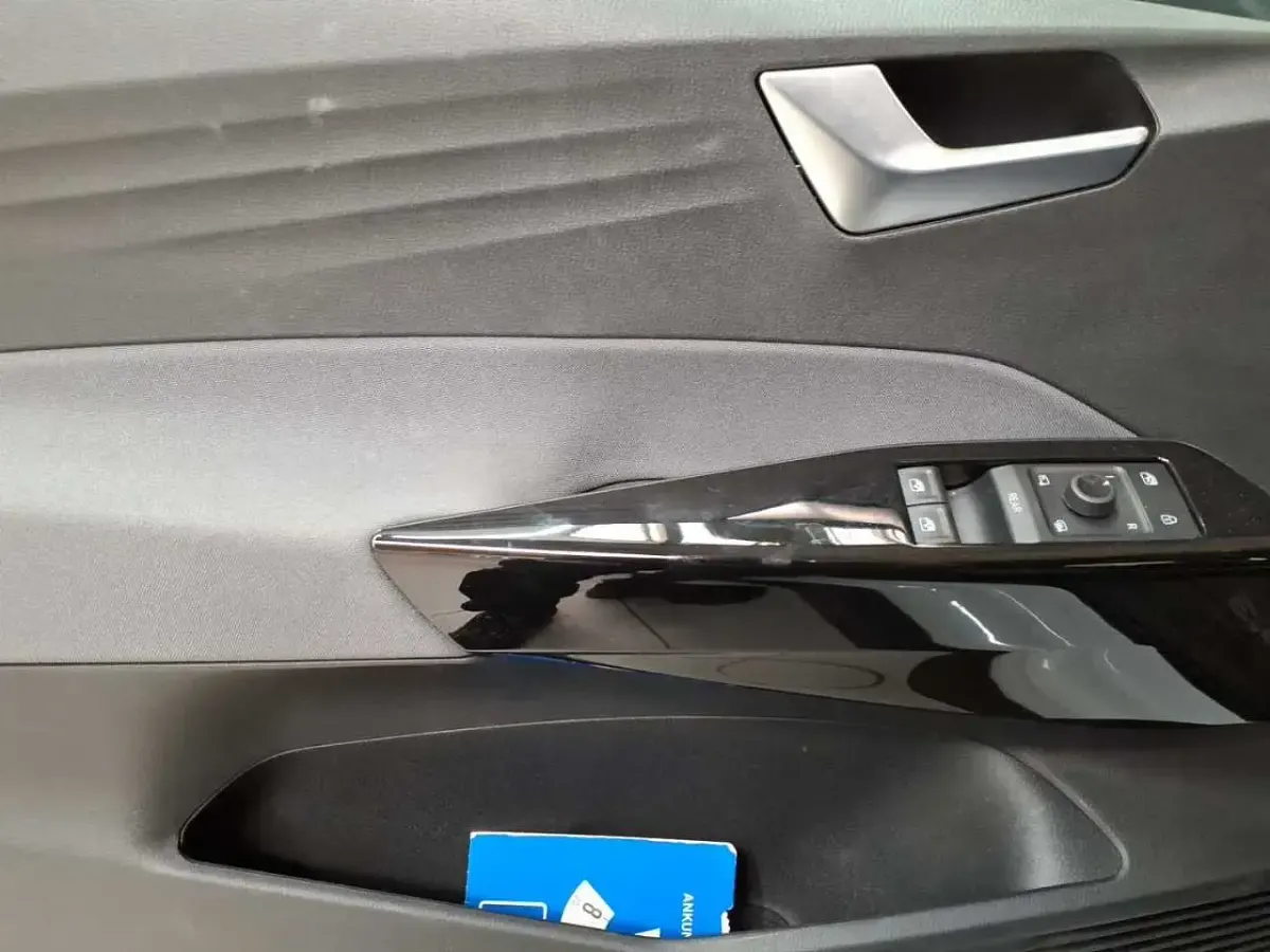 Gebraucht VW ID.3 Pro 100 kW (136 PS) 2022 Gletscherweiß metallic / schwarz Kleinwagen