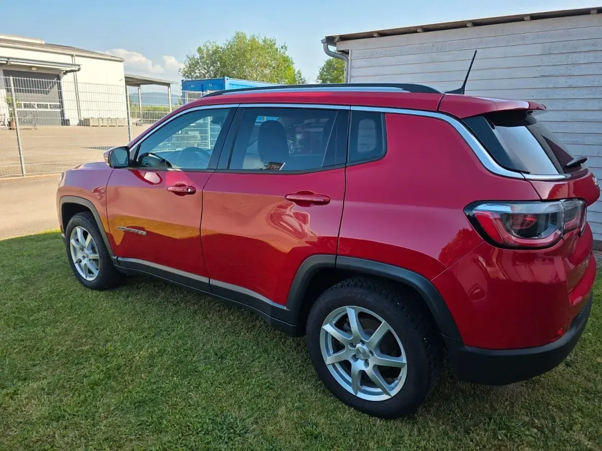Gebraucht Jeep Compass Limited 140 PS (102 kW) 2018 Rot SUV