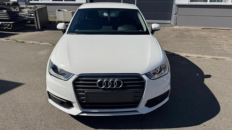 Weiß Gebraucht 2018 Audi A1 Sportback Kleinwagen | 14.000 € (Fairer Preis) - Bild 1/4