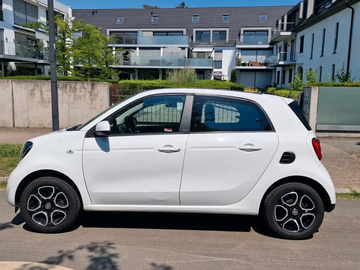 Gebraucht Smart ForFour 90 PS (66 kW) 2019 Weiß Kleinwagen