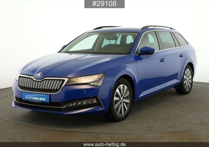 Blau Gebraucht 2022 Skoda Superb Ambition Kombi | 21.690 € (Superpreis) - Bild 1/4