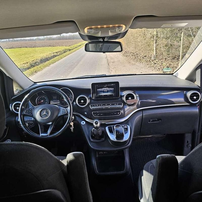 Gebraucht Mercedes V200 163 PS (119 kW) 2015 Braun Van / Kleinbus