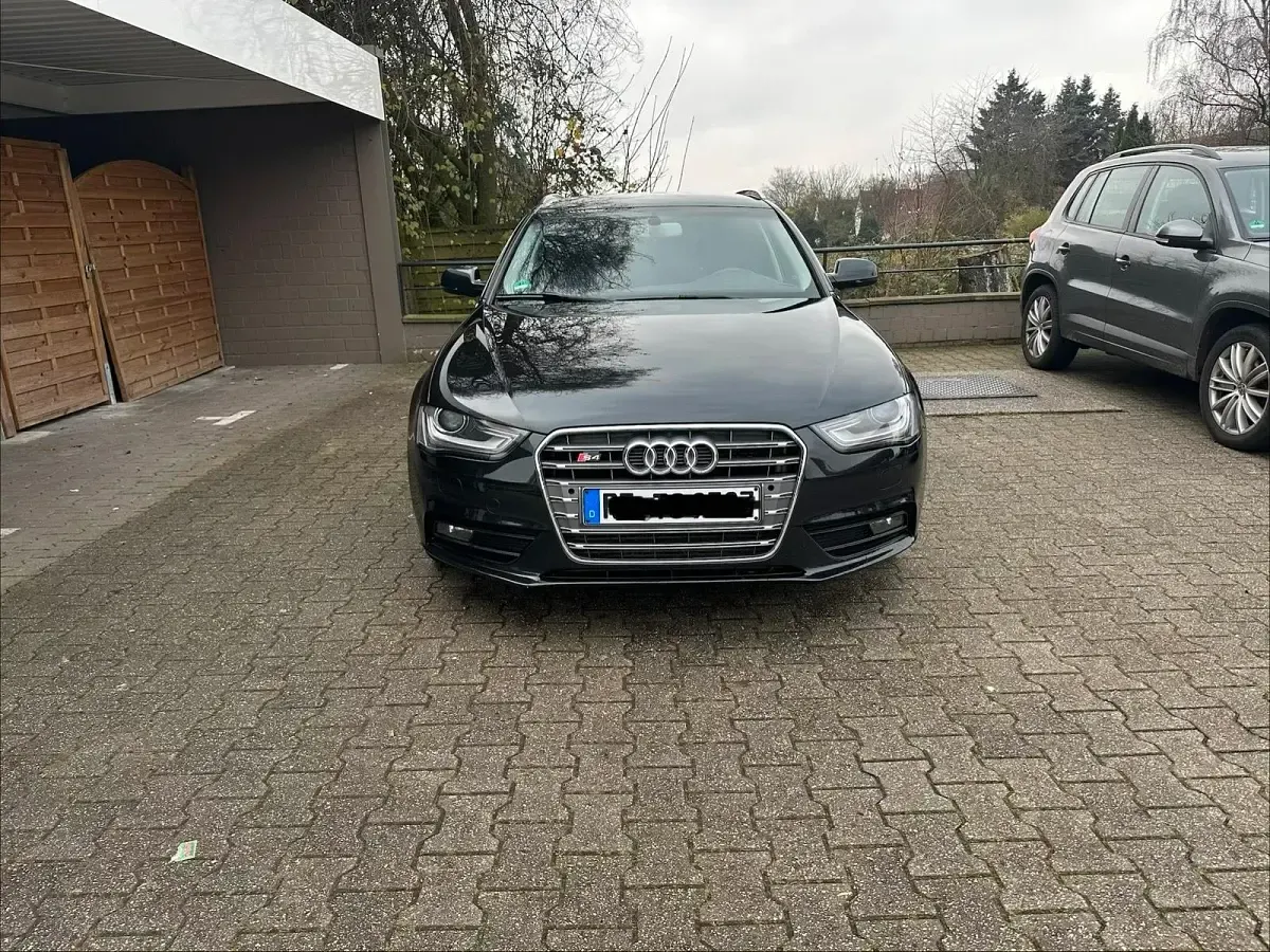 Używany Audi A4 204 KM (150 kW) 2012 Czarny Kombi