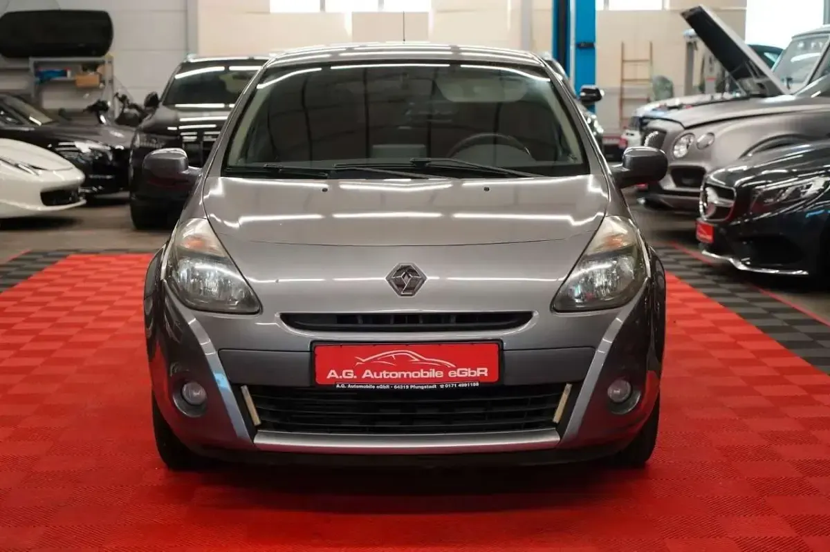 Gebraucht Renault Clio 103 PS (75 kW) 2012 Grau Kleinwagen