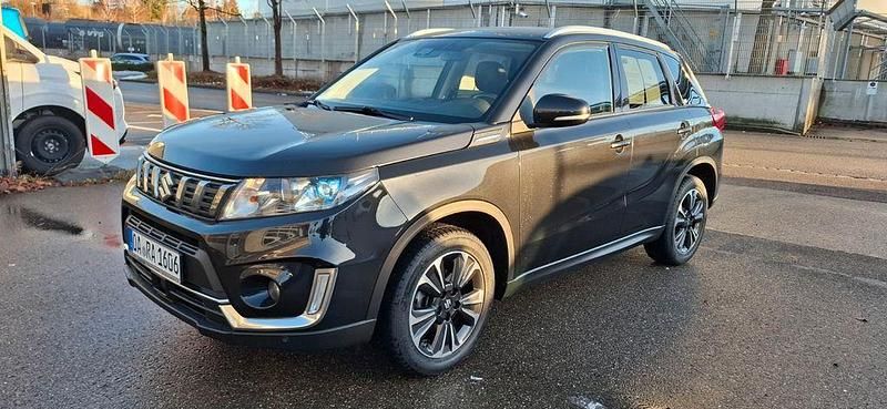 Schwarz Gebraucht 2019 Suzuki Vitara Comfort+ SUV | 18.750 € (Fairer Preis) - Bild 1/4