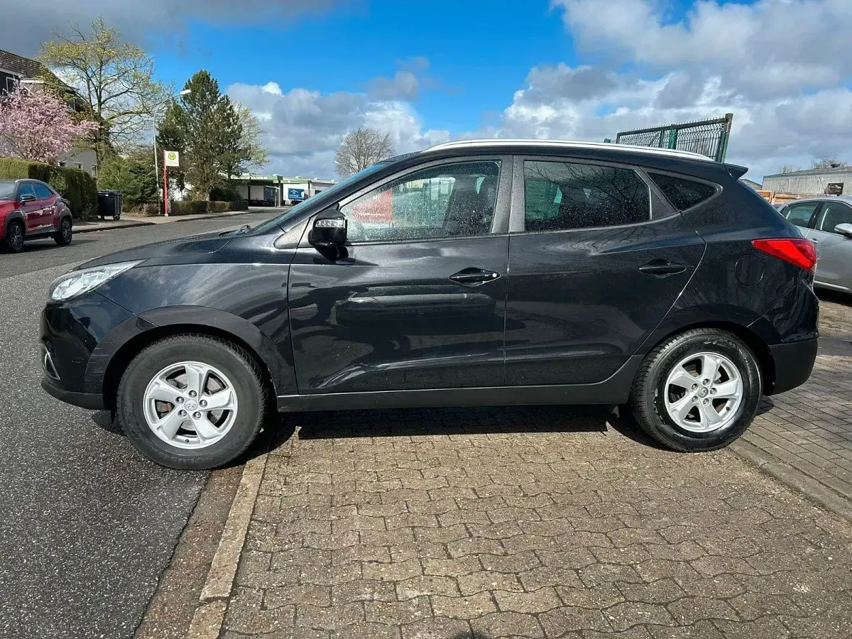 Gebraucht Hyundai ix35 Style 116 PS (85 kW) 2011 Schwarz SUV