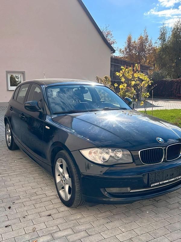 Schwarz Gebraucht 2010 BMW 116 Kleinwagen | 4.400 € (Fairer Preis) - Bild 1/4