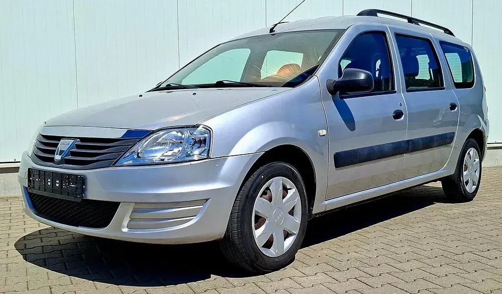 Gebraucht Dacia Logan 88 PS (64 kW) 2011 Silber Kombi