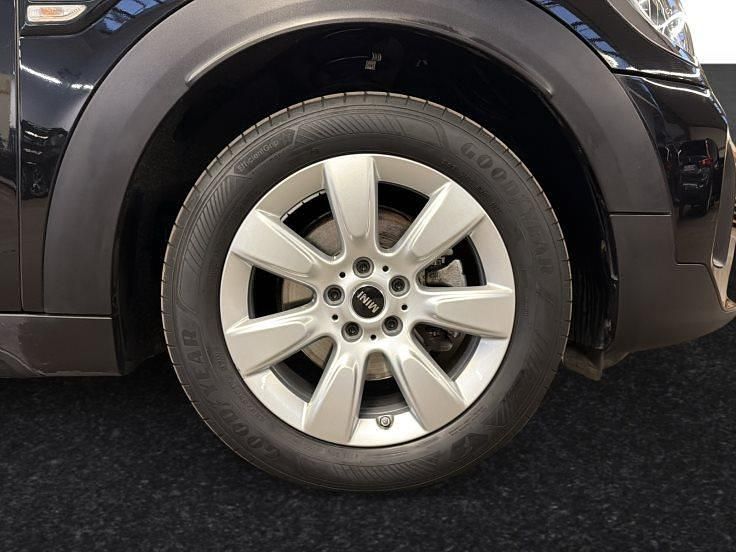 Gebraucht Mini ONE 102 PS (75 kW) 2022 Midnight black metallic Kleinwagen