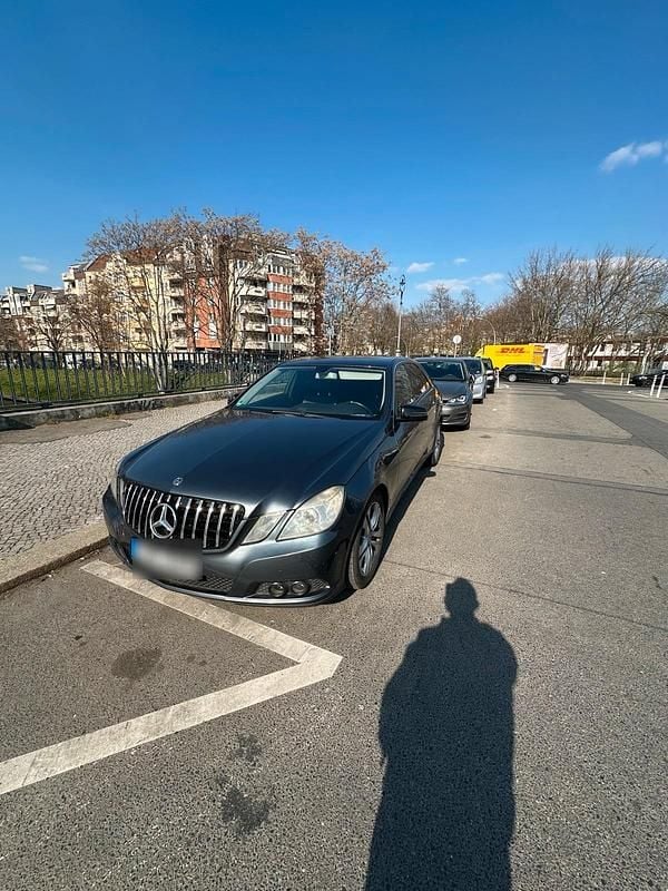 Gebraucht Mercedes E350 231 PS (169 kW) 2009 Grau Limousine