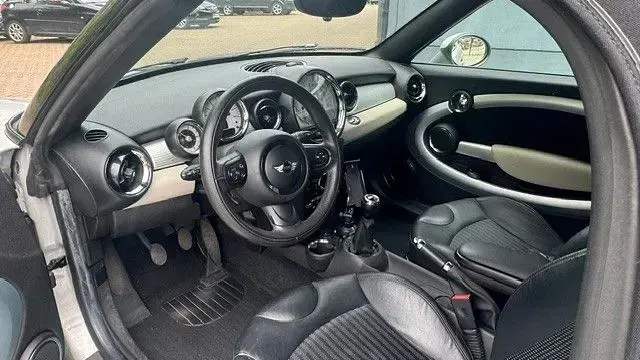 Gebraucht Mini Cooper Cabriolet 122 PS (89 kW) 2012 Silber Cabrio