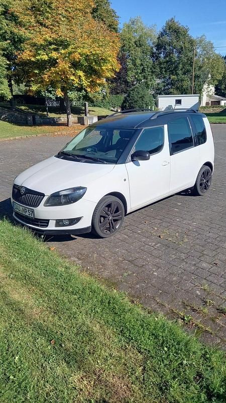 Weiß Gebraucht 2011 Skoda Roomster Kombi | 5.200 € - Bild 1/4