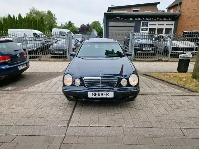 Gebraucht Mercedes E280 Elegance 204 PS (150 kW) 2000 Schwarz Limousine