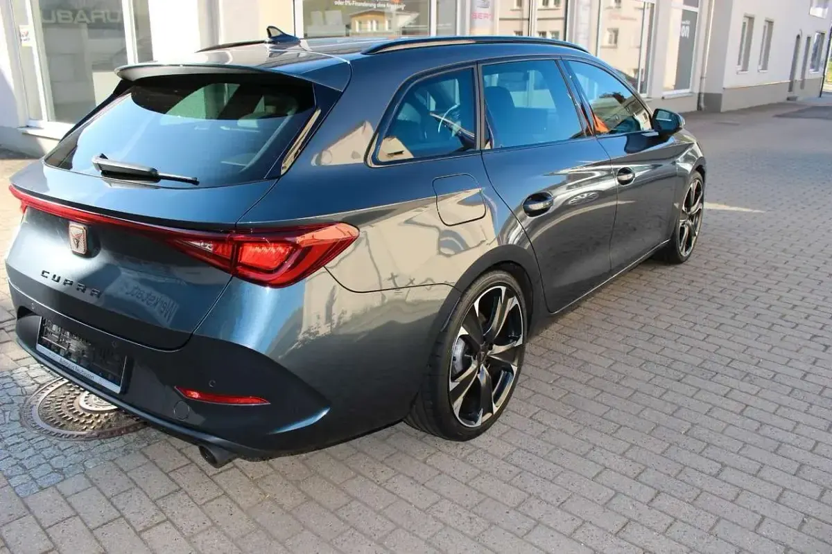 Gebraucht Cupra Leon VZ 245 PS (180 kW) 2024 Magnetic tech grey Kombi