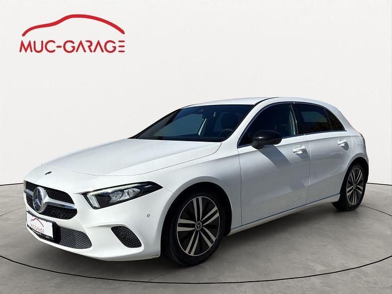 Weiß Gebraucht 2021 Mercedes A180 Limousine | 17.450 € (Fairer Preis) - Bild 1/4