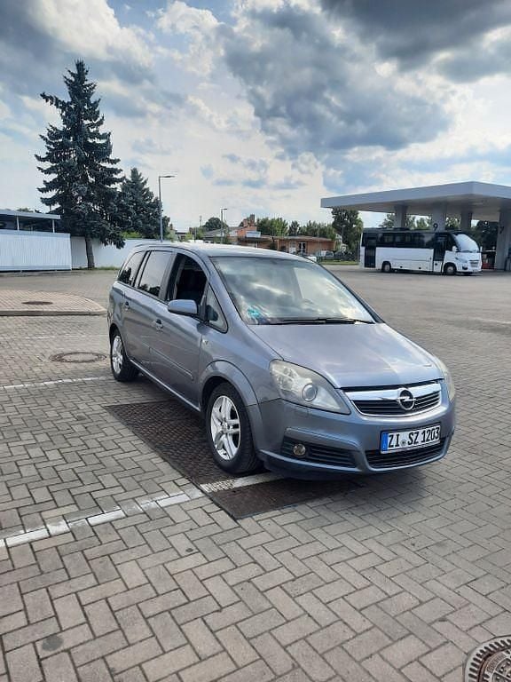 Grau Gebraucht 2007 Opel Zafira Sport Van / Kleinbus | 1.500 € (Guter Preis) - Bild 1/4