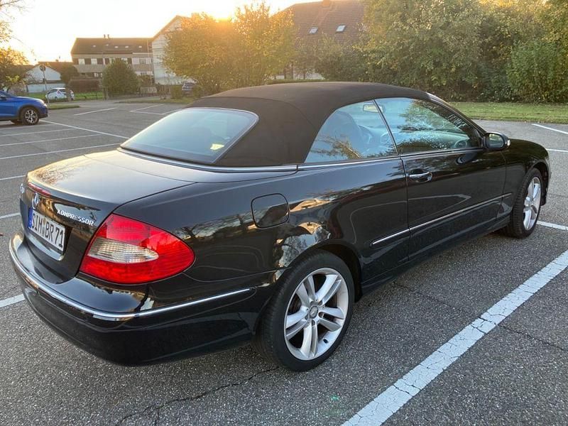 Gebraucht Mercedes CLK200 Avantgarde 184 PS (135 kW) 2008 Schwarz Cabrio