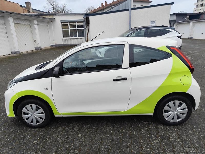 Gebraucht Toyota Aygo 72 PS (52 kW) 2021 Weiß Kleinwagen