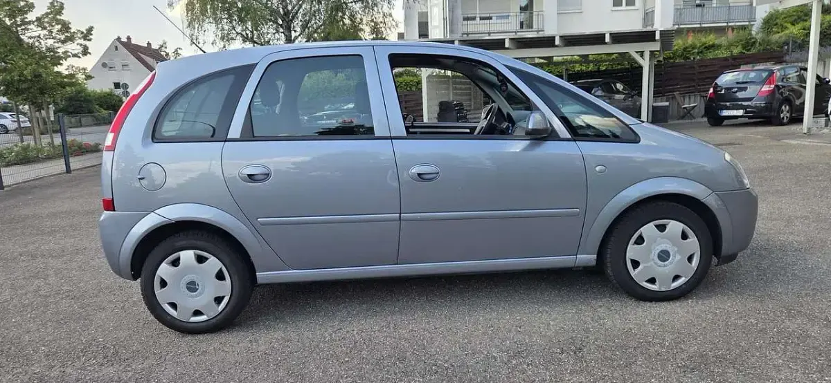 Gebraucht Opel Meriva Edition 101 PS (74 kW) 2005 Lichtsilber m2 Van / Kleinbus