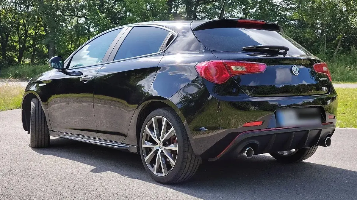 Gebraucht Alfa Romeo Giulietta Super 150 PS (110 kW) 2016 Schwarz Kleinwagen