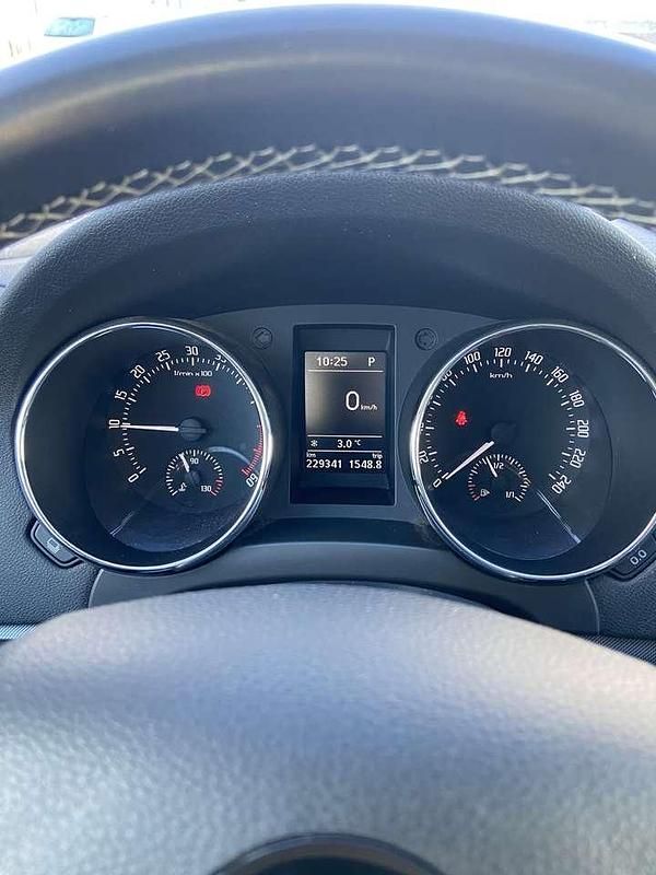 Gebraucht Skoda Yeti Outdoor Adventure 140 PS (102 kW) 2015 Weiß SUV