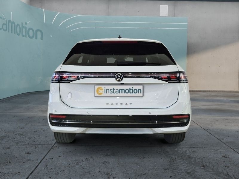 Gebraucht VW Passat Elegance 150 PS (110 kW) 2024 Weiß Kombi