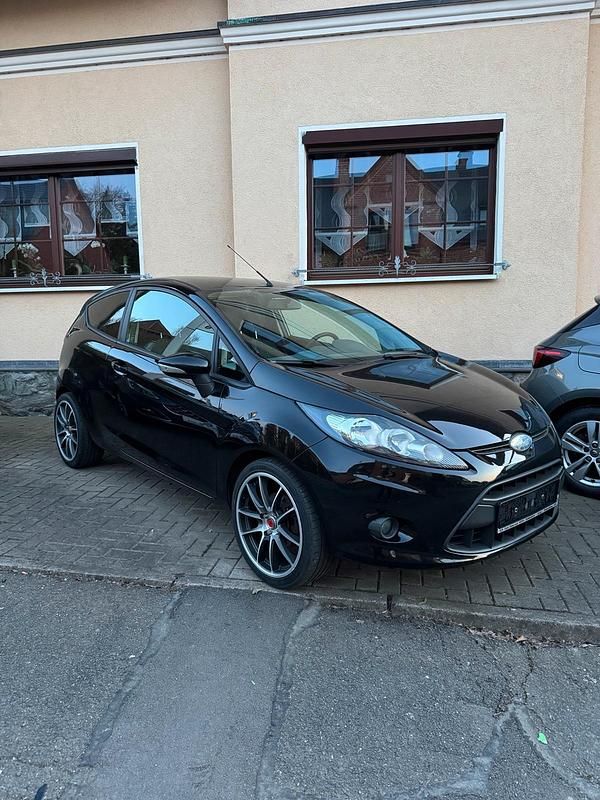 Gebraucht Ford Fiesta 97 PS (71 kW) 2010 Schwarz Kleinwagen