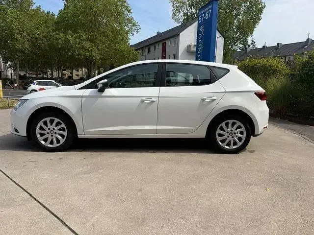 Gebraucht Seat Leon Style 105 PS (77 kW) 2015 Weiß Limousine