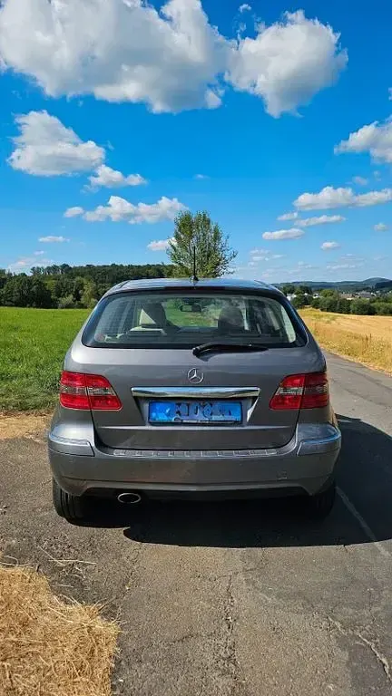 Gebraucht Mercedes B150 95 PS (69 kW) 2009 Grau Van / Kleinbus