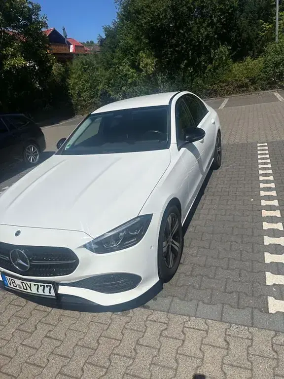 Gebraucht Mercedes C300 Night 258 PS (189 kW) 2022 Weiß Limousine
