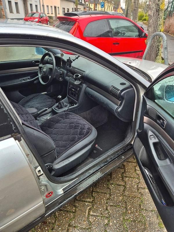 Gebraucht Audi A4 101 PS (74 kW) 1998 Silber Limousine