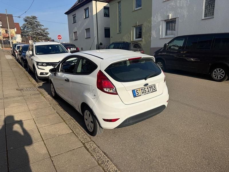 Gebraucht Ford Fiesta 60 PS (44 kW) 2016 Weiß Kleinwagen