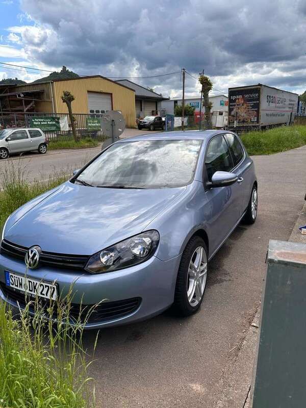 Blau Gebraucht 2009 VW Golf VI Limousine | 5.000 € - Bild 1/4