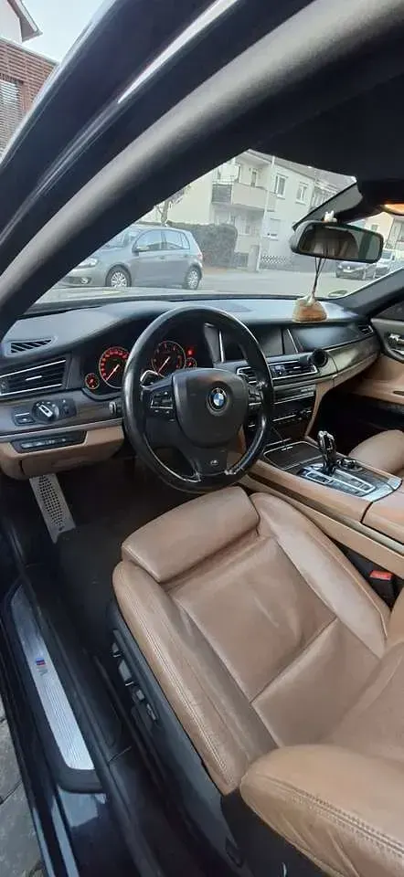 Gebraucht BMW 750L M Sport 381 PS (280 kW) 2012 Schwarz Limousine