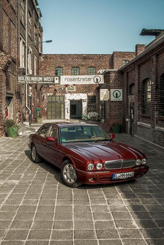 Rot Gebraucht 2000 Jaguar XJ8 Limousine | 6.200 € (Guter Preis) - Bild 1/4