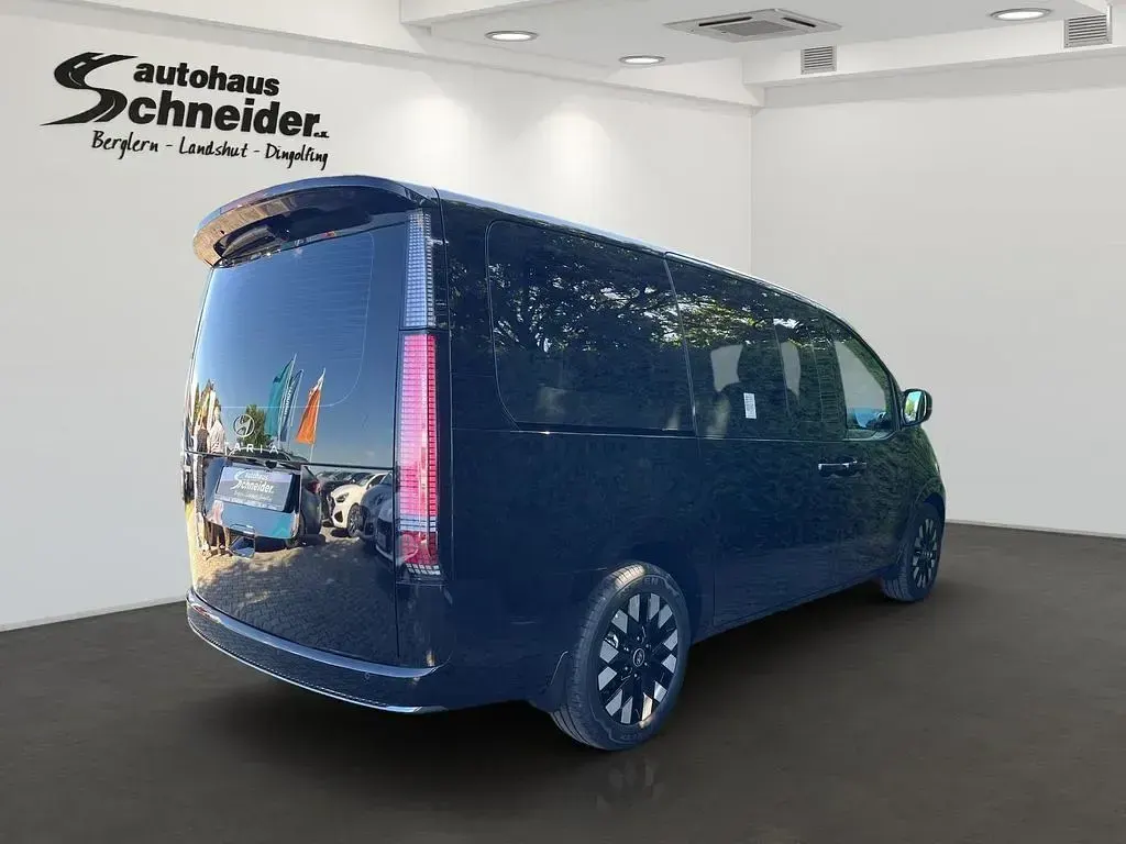 Neu Hyundai Staria Signature 224 PS (164 kW) 2026 Abyss black Van / Kleinbus