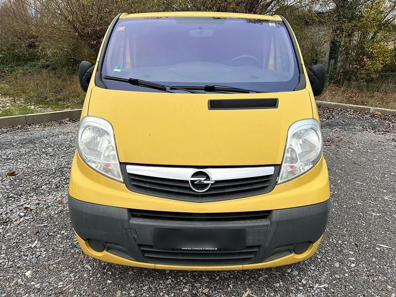 Gebraucht Opel Vivaro 114 PS (83 kW) 2011 Gelb Van / Kleinbus