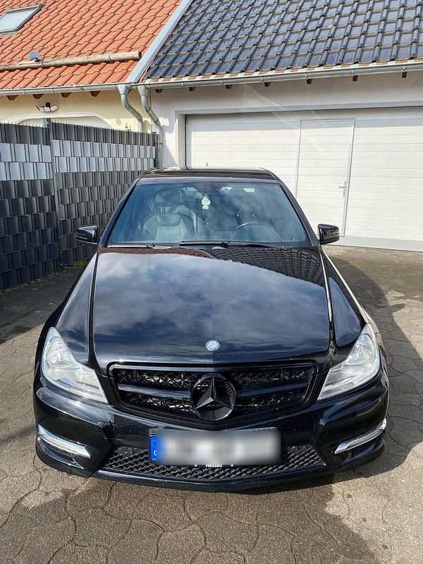 Gebraucht Mercedes C300 231 PS (169 kW) 2011 Schwarz Limousine