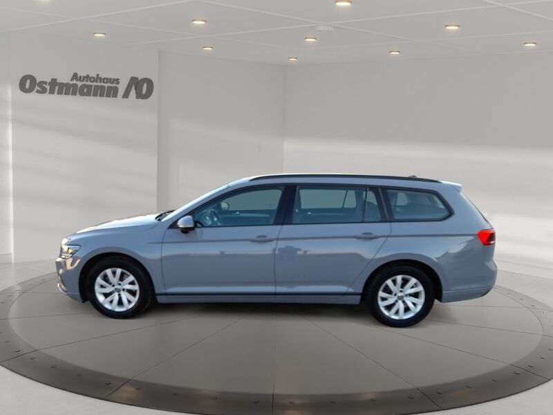 Gebraucht VW Passat Basis 150 PS (110 kW) 2023 Mondsteingrau uni Kombi