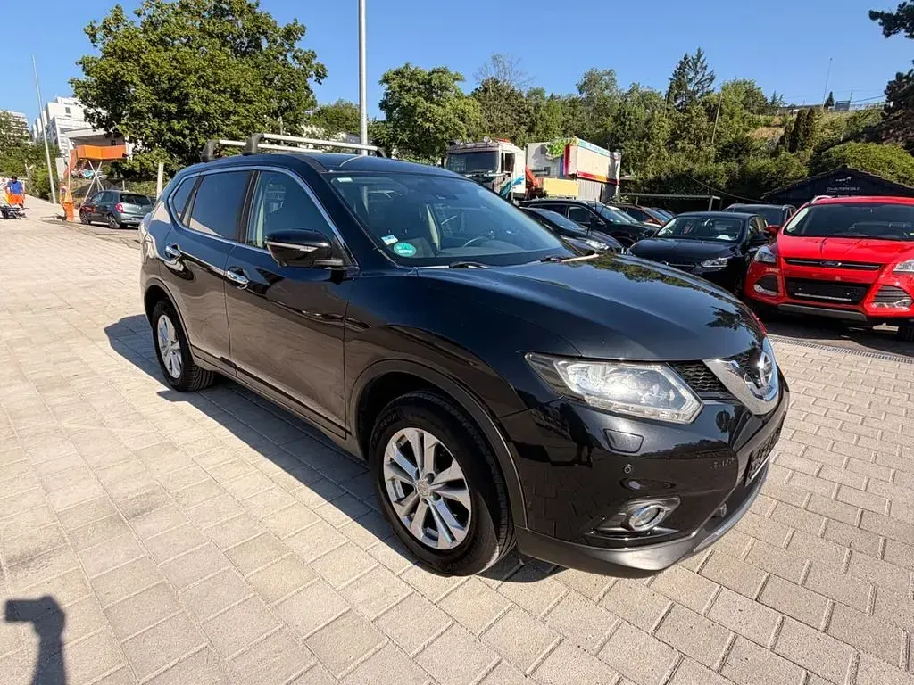 Gebraucht Nissan X-Trail 360º 163 PS (119 kW) 2016 Black pearl (m) SUV