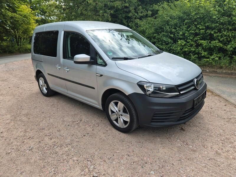 Silber Gebraucht 2016 VW Caddy Trendline Van / Kleinbus | 10.600 € (Guter Preis) - Bild 1/4
