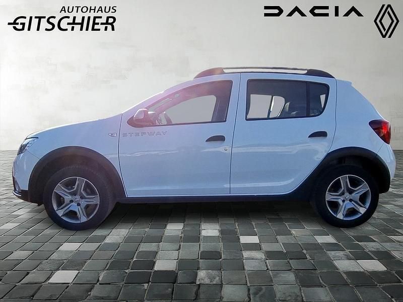 Gebraucht Dacia Sandero Deal 101 PS (74 kW) 2020 Weiß Limousine