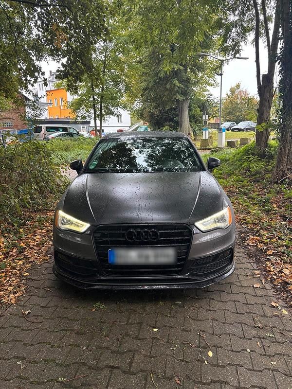Braun Gebraucht 2013 Audi A3 Sportback Kleinwagen | 10.000 € (Etwas zu teuer) - Bild 1/4
