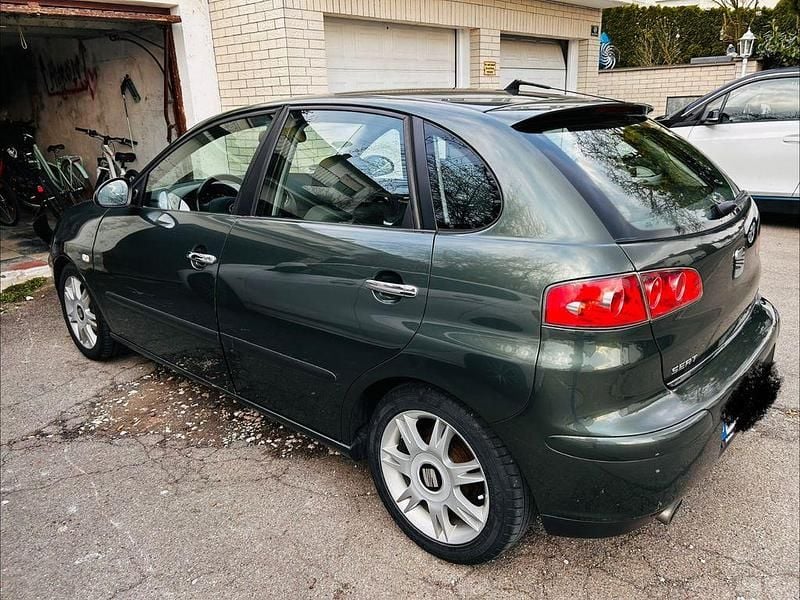 Gebraucht Seat Ibiza Fresh 75 PS (55 kW) 2003 Grün Kleinwagen