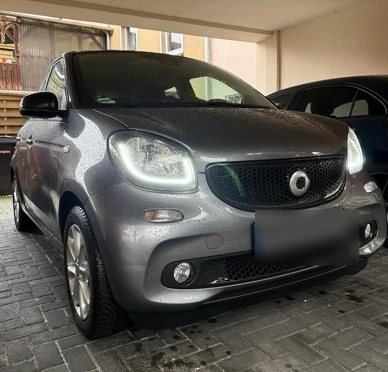 Grau Gebraucht 2018 Smart ForFour Kleinwagen | 9.400 € (Guter Preis) - Bild 1/4