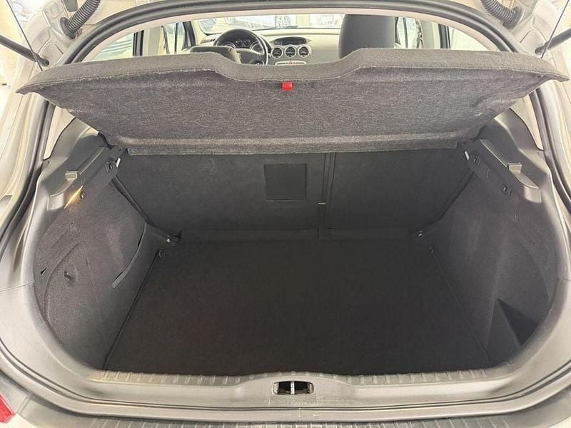Gebraucht Peugeot 308 Active 156 PS (114 kW) 2011 Lackierung aluminiumgraulack Limousine