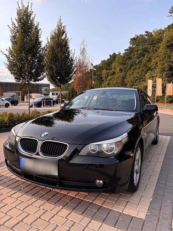 Schwarz Gebraucht 2004 BMW 520 Limousine | 4.000 € (Fairer Preis) - Bild 1/4