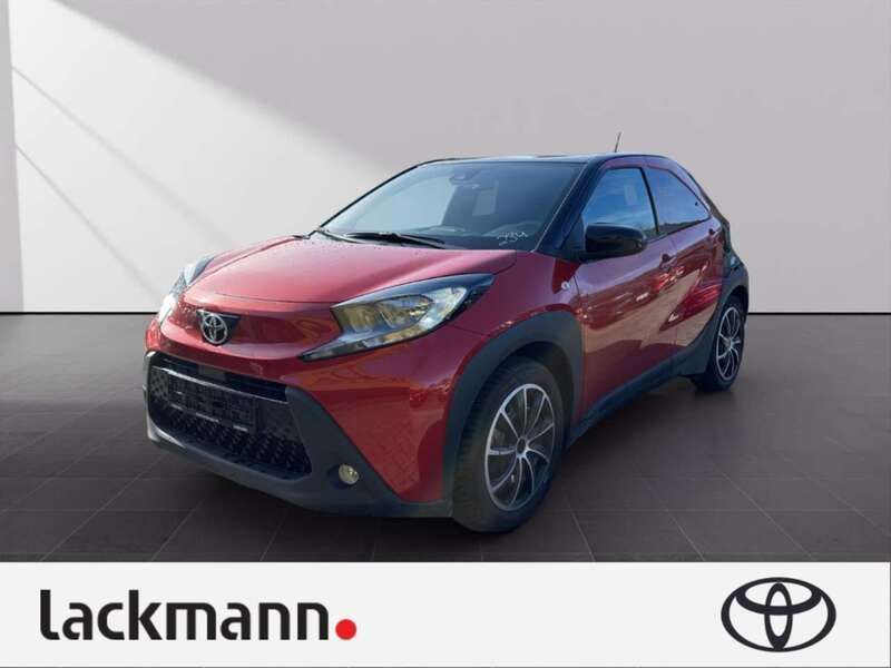 Rot Gebraucht 2022 Toyota Aygo Pulse Kleinwagen | 15.990 € (Fairer Preis) - Bild 1/4